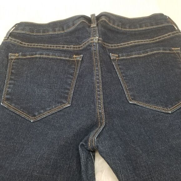 Old Navy Original Mid Rise. Size 2 Regular - Picture 7 of 9